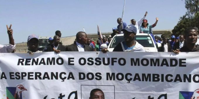 Anhänger der Oppositionspartei Renamo während einer Wahlkundgebung in Maputo. Foto: Ferhat Momade/AP/dpa Anhänger der Oppositionspartei Renamo während einer Wahlkundgebung in Maputo. Foto: Ferhat Momade/AP/dpa