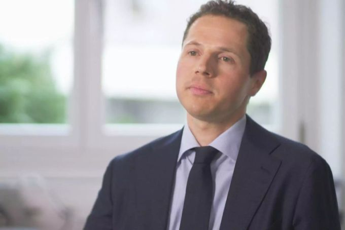 Auch Adam Quadronis Anwalt, Angelo Schwizer, kritisiert, dass die Verfahrensleitung des Regionalgerichts auf Schikane und Zermürbung ausgelegt sei. Angelo Schwizer