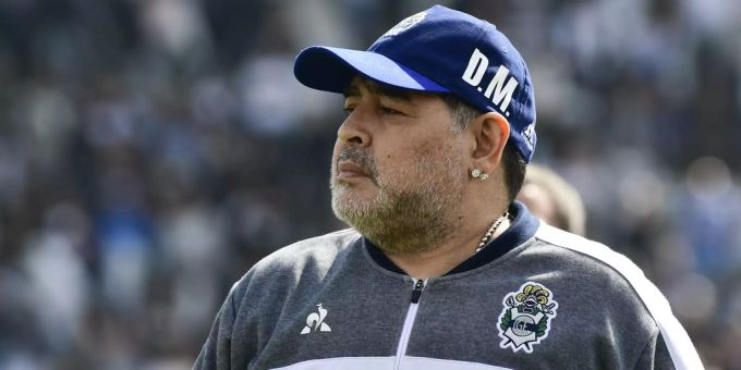 Die Tochter von Fussball-Legende Diego Maradona ist jetzt Unterwäsche-Model. Diego Maradona