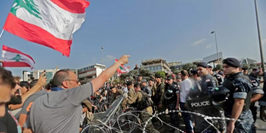 Angebliche Wahl von Geschäftsmann stösst auf Protest