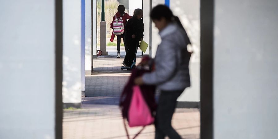 Besonders Sek-B-Schülerinnen erfahren sexuelle Gewalt. Das liege auch an der fehlenden gesellschaftlichen Durchmischung in diesen Klassen, ist Kriminologe Denis Ribeaud überzeugt. (Archivbild)