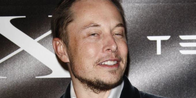 Spätestens nach seiner Übernahme von Twitter wird Elon Musk heftig kritisiert. elon musk