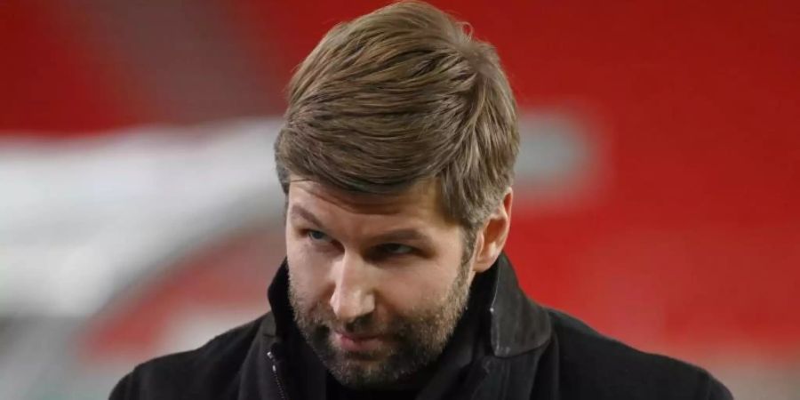 Thomas Hitzlsperger sieht die Clubs in der Pflicht, um die Fans wieder in die Stadien zu holen. Foto: Marijan Murat/dpa