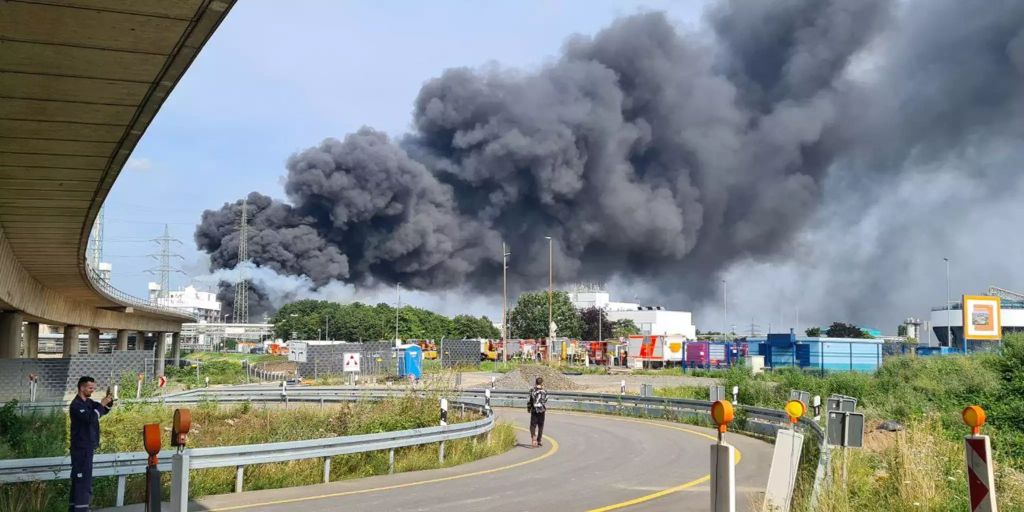 Explosion im Chempark Leverkusen - Warnstufe «Extreme Gefahr»