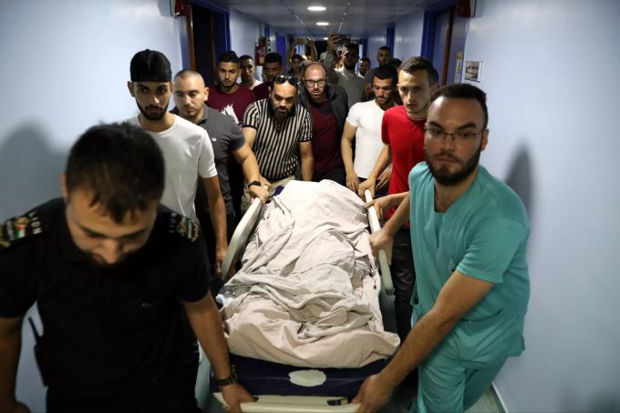 Der Junge verstarb im Spital an seinen Verletzungen. Funeral of 12-years old Moayad Al Alami in West Bank