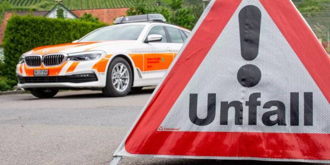 Ein 57-jähriger Mann ist während eines Wettkampfes in Gossau SG vom Pferd gestürzt. Reitunfall Gossau