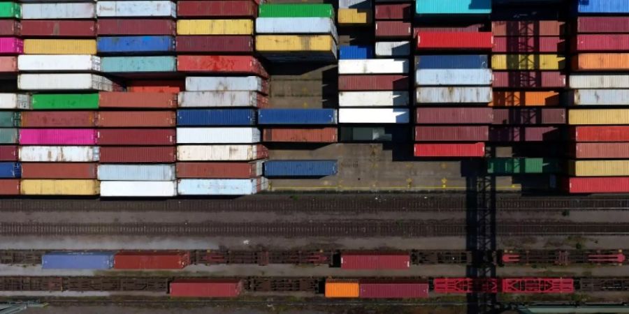 Containerverladung in Dortmund