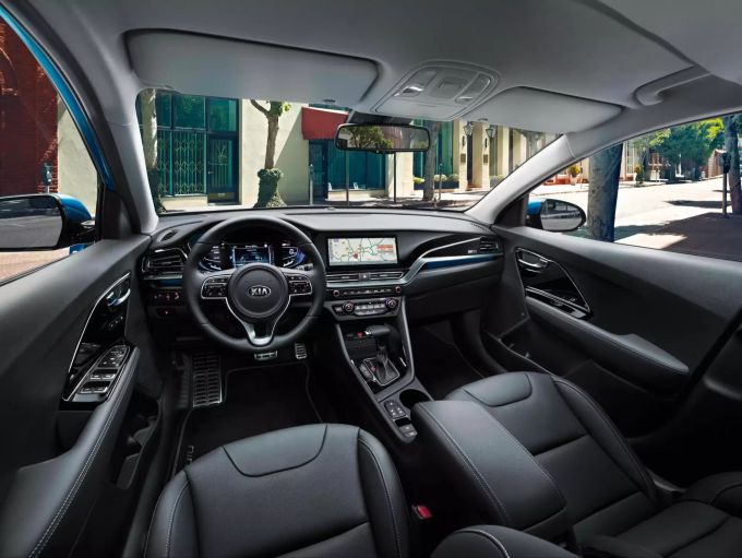 Ein hochwertiges Interieur mit modernstem Infotainment und grosszügigem Platzangebot. Kia Niro Interieur