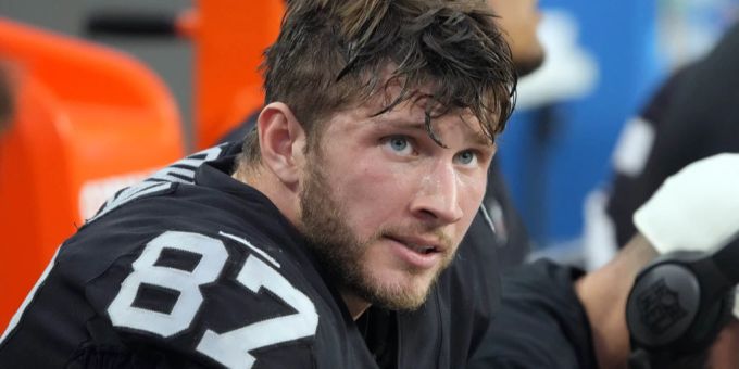 Foster Moreau von den Las Vegas Raiders hat Krebs. NFL Foster Moreau