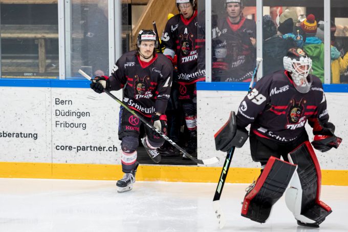 Der EHC Thun beim Einlauf vor Spiel drei. EHC Thun