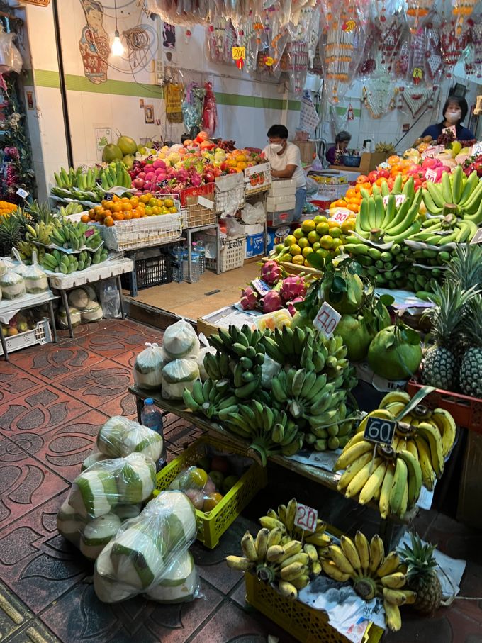 Bunte Vielfalt: Die Märkte so wie hier in Bangkok regen die Sinne an. Märkte Bankok bunt Vielfalt