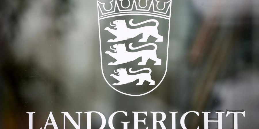 Am Landgericht Konstanz wird der Fall eines Mannes verhandelt, der seine Schwester festgehalten und zum Inzest gezwungen haben soll.