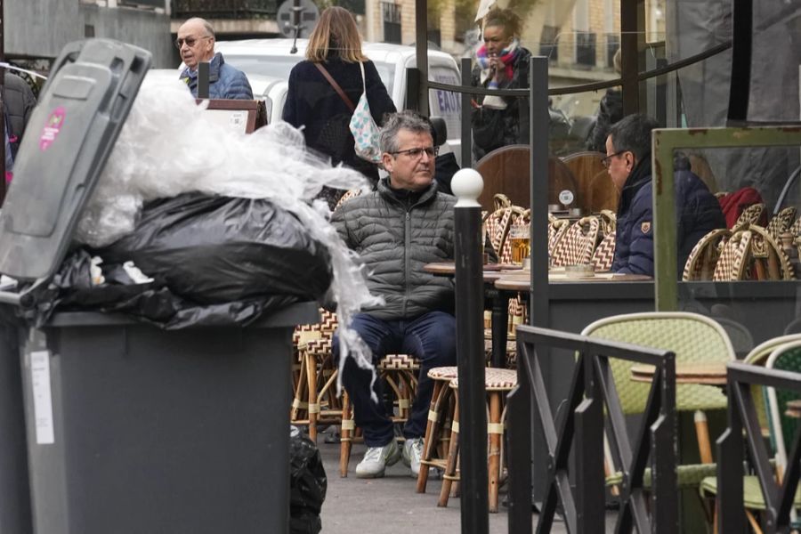 Ein Besuch der «Stadt der Liebe» wird vom Müll gestört.