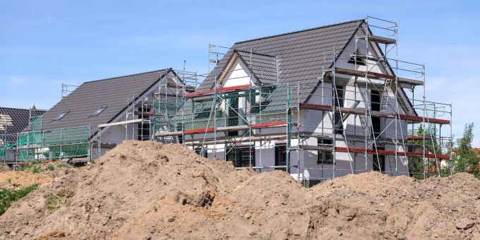 Die deutsche Finanzaufsicht Bafin warnt vor Teilverkauf-Modellen von Immobilien, die sich häufig mit dem Versprechen finanzieller Freiheit an ältere Menschen richten. Die deutsche Finanzaufsicht Bafin warnt vor Teilverkauf-Modellen von Immobilien, die sich häufig mit dem Versprechen finanzieller Freiheit an ältere Menschen richten.