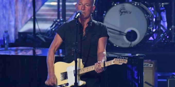 Washington - Bruce Springsteen und Julia Louis-Dreyfus erhalten US-Künstlermedaille