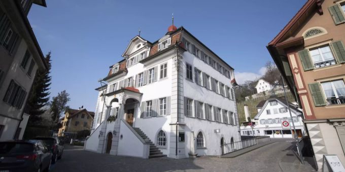 Das Obwaldner Rathaus. Das Obwaldner Rathaus.