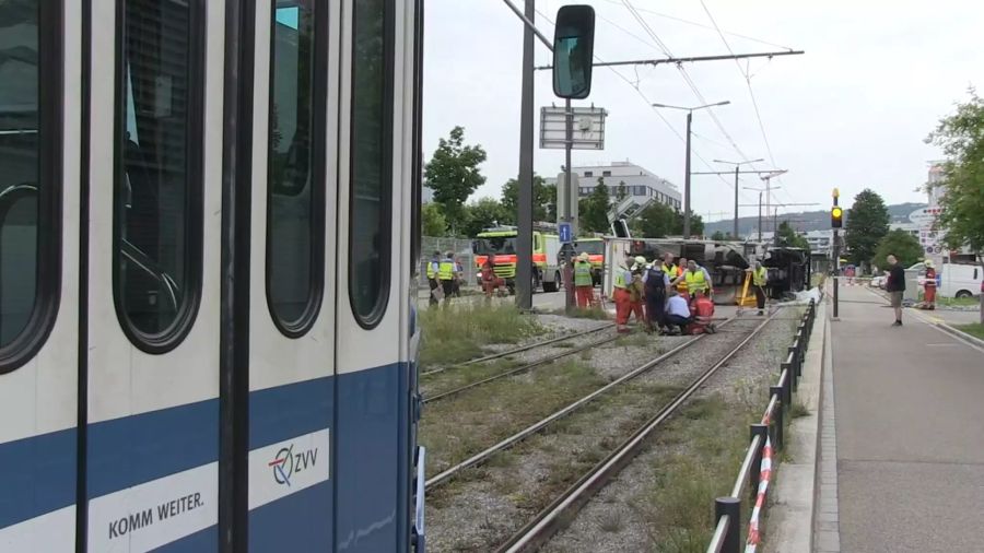 Die Polizeieinsatz ist noch nicht beendet.