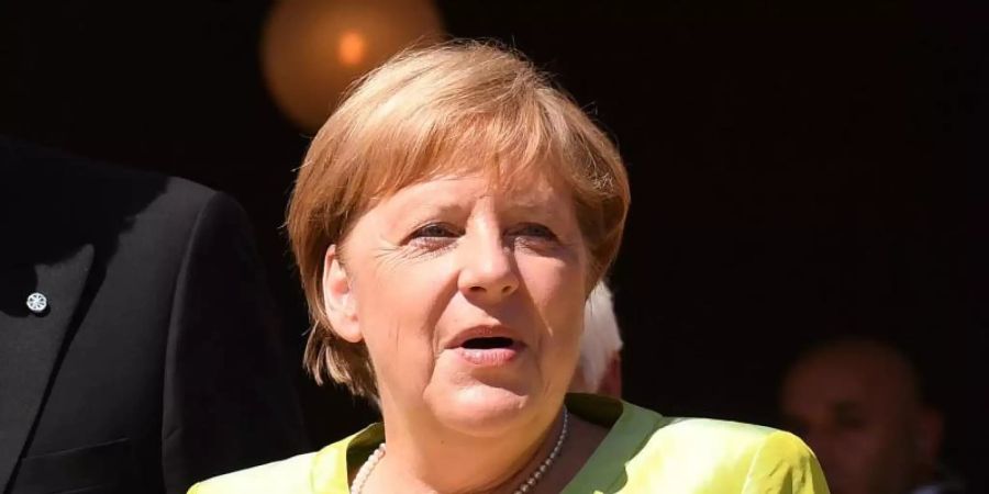 Bundeskanzlerin Angela Merkel startet ihren Urlaub in Bayreuth. Foto: Tobias Hase