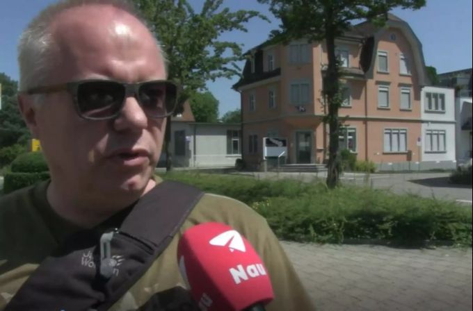 Thomas Hüppi (51), der in der Stadt Wil wohnt, findet ein Alkoholverbot am Bahnhof zu einschneidend. Alkohol
