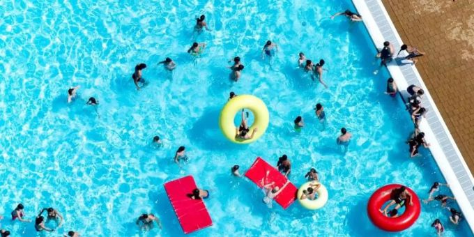 Dank Hitzerekorden waren die Schweizer Bäder diesen Sommer sehr gut besucht. (Symbolbild) bäder
