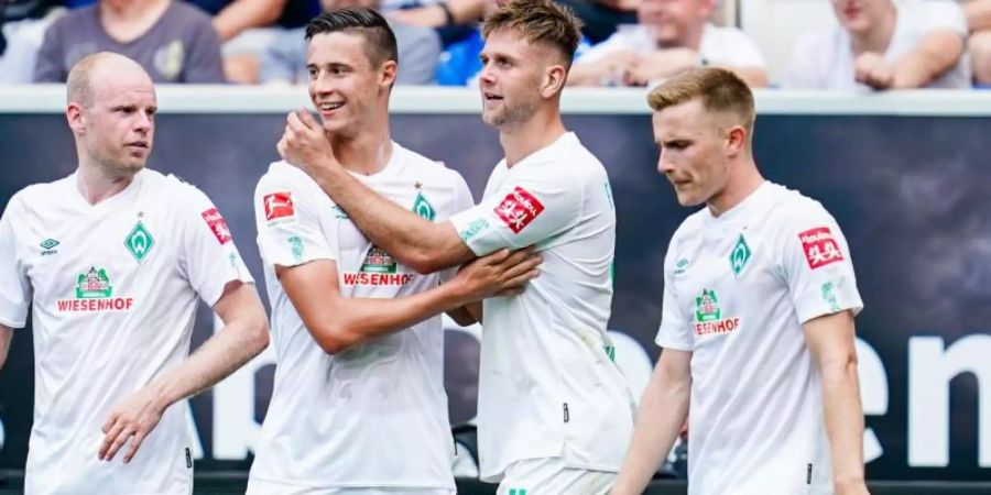 Füllkrug (2.v.r.) erzielte sein erstes Werder-Tor seit 2499 Tagen. Foto: Uwe Anspach