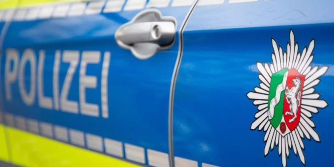 Ein Streifenwagen der Polizei Nordrhein-Westfalen. (Symbolbild) Sexualstraftäter