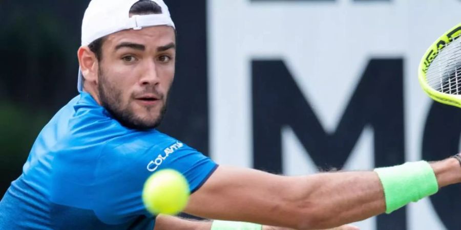 Tennisspieler Matteo Berrettini gewinnt den Titel in Stuttgart gegen Felix Auger-Aliassime. Foto: Silas Stein