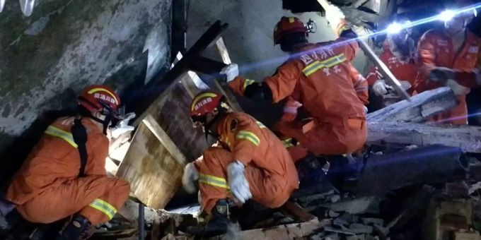 Peking - Mindestens 13 Tote und 199 Verletze durch Erdbeben in China