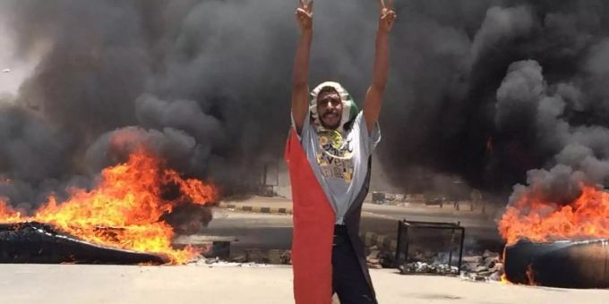 Die Revolution im Sudan, die den Langzeitmachthaber Omar al-Baschir stürzte, ist in ein Blutbad verwandelt worden. Foto: AP/dpa Sudan Vereinte Nationen