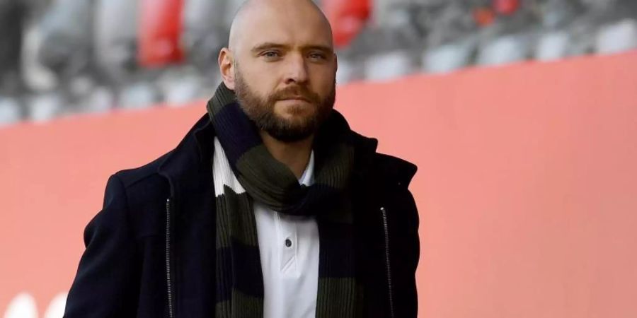 Will mit Wolfsburgs Fussballerinnen zum Abschied erneut den Pokal holen: VfL-Coach Stephan Lerch-. Foto: Angelika Warmuth/dpa