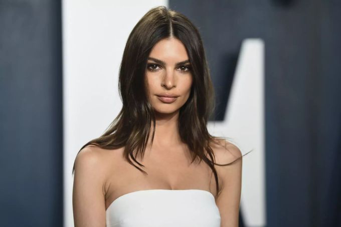 Zahlreiche Promis gratulierten dem frischgebackenem Mami zur Geburt. Emily Ratajkowski