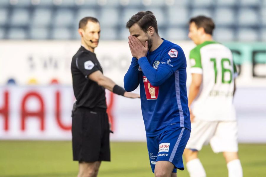 Luzerns Louis Schaub trauert einer verpassten Chance nach.