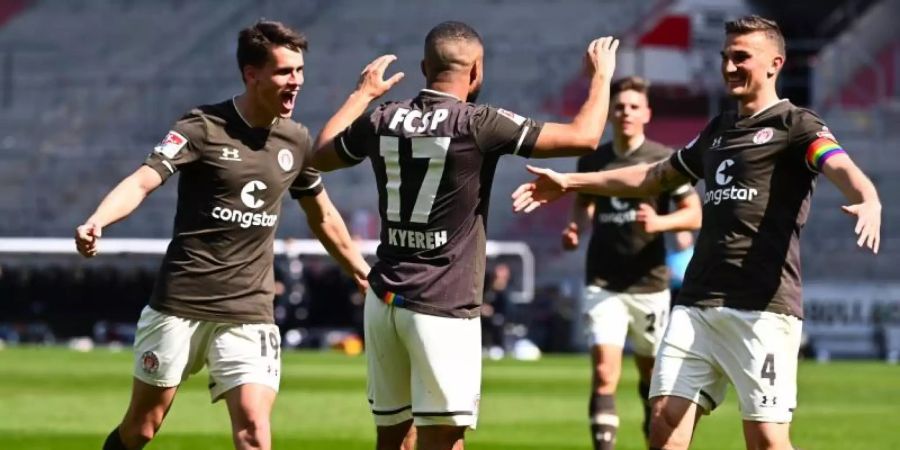 Der FC St. Pauli feierte einen souveränen Heimsieg. Foto: Oliver Hardt/Getty Images Europe/Pool/dpa