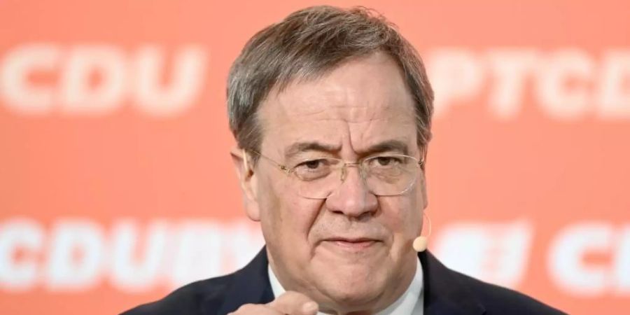 CDU-Chef Armin Laschet kann sich freuen: In einer Umfrage legt die Union etwas zu. Foto: Bernd Weissbrod/dpa