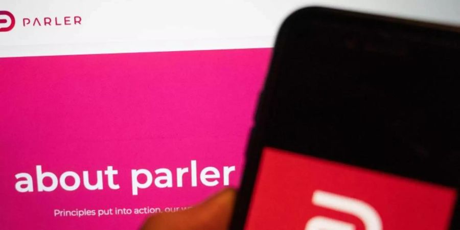 Die Plattform Parler sorgte für Kontroverse, weil sie Inhalte kaum reguliert. Foto: Christophe Gateau/dpa