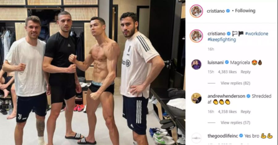 Ronaldo posiert mit drei Juve-Teamkollegen.