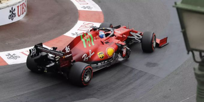 Ferraris Charles Leclerc startet in Monaco von der Pole Position. Charles Leclerc Formel 1
