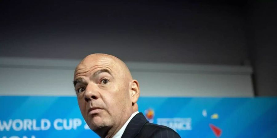 FIFA-Präsident Infantino ist über die Führungskrise beim Deutschen Fussball-Bund nicht glücklich. Foto: Sebastian Gollnow/dpa