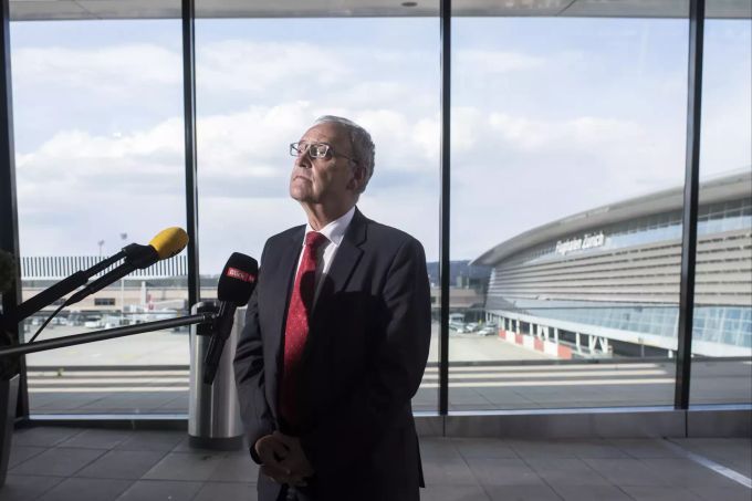 Bundespräsident Guy Parmelin am Flughafen Zürich.