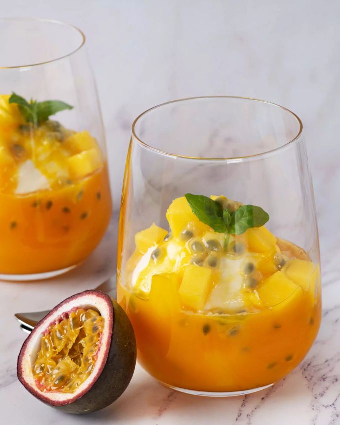 Dessert mit Passionsfrucht. Dessert mit Passionsfrucht