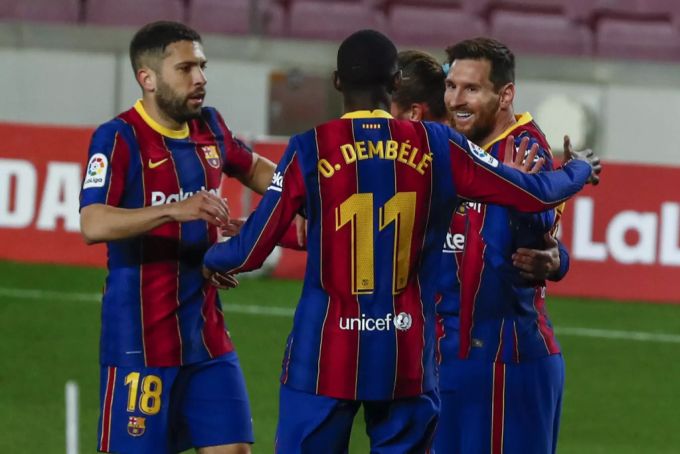 Jubelt Haaland bald mit Messi und co.? Der Argentinier soll von einem Verbleibt überzeugt werden, auch mit Königstransfers wie diesen. FC Barcelona