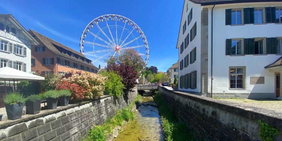 Noch bis morgen im Dorfzentrum: Riesenrad Küsnacht.