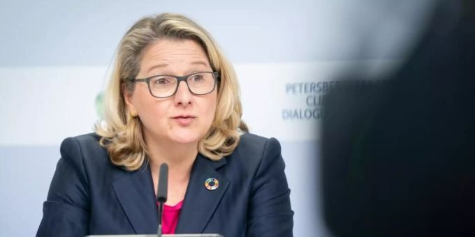 Svenja Schulze (r, SPD), Bundesministerin für Umwelt, Naturschutz und nukleare Sicherheit. sozialdemokratische partei deutschlands