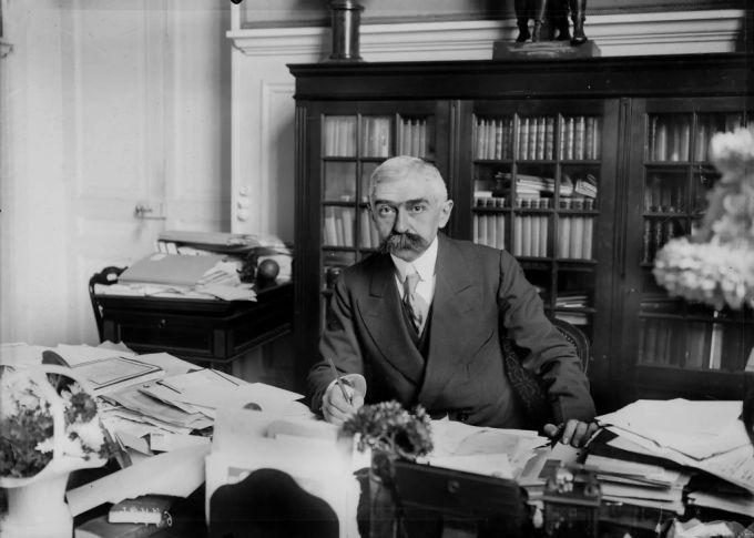 Pierre de Coubertin, französischer Baron, hatte grossen Einfluss auf die modernen olympischen Spiele. Pierre de Coubertin