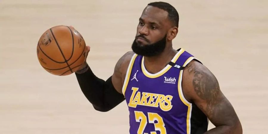 Wieder zurück auf dem Parkett: LeBron James von den Los Angeles Lakers. Foto: Marcio Jose Sanchez/AP/dpa