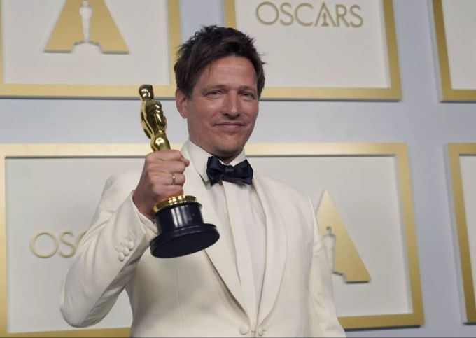 «Another Round» von Thomas Vinterberg wurde an den Oscars als bester internationaler Film (Dänemark) ausgezeichnet. In den USA ist jetzt ein Remake mit Leonardo DiCaprio in der Hauptrolle geplant. leonardi dicaprio