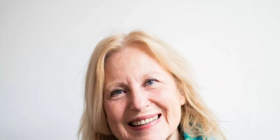 Maren Kroymann erhält für ihr satirisches Lebenswerk den «Göttinger Elch». Foto: Andreas Arnold/dpa