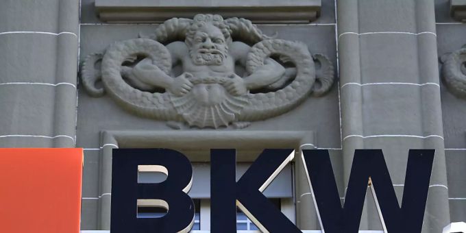 Der Berner Energiekonzern hat im vergangenen Jahr von höheren Strompreisen profitieren können. (Archivbild) Der Berner Energiekonzern hat im vergangenen Jahr von höheren Strompreisen profitieren können. (Archivbild)