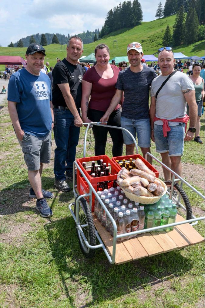 Das mobile Verpflegungsteam zusammen mit der Chefin..