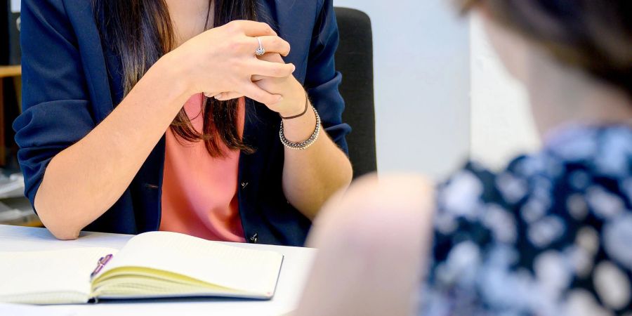 Wie geht's weiter nach der Schule? Die «Allianz für Aus- und Weiterbildung» will die Übergangsphase zwischen Schule und Beruf erleichtern.